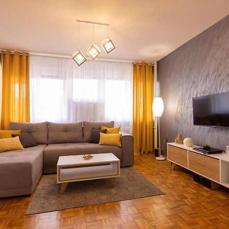 Apartman 22 Belgrado Buitenkant foto
