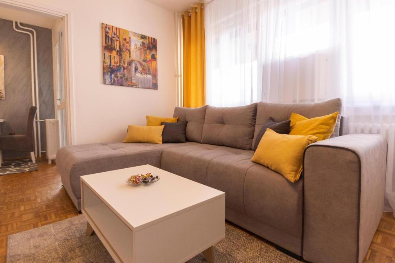 Apartman 22 Belgrado Buitenkant foto