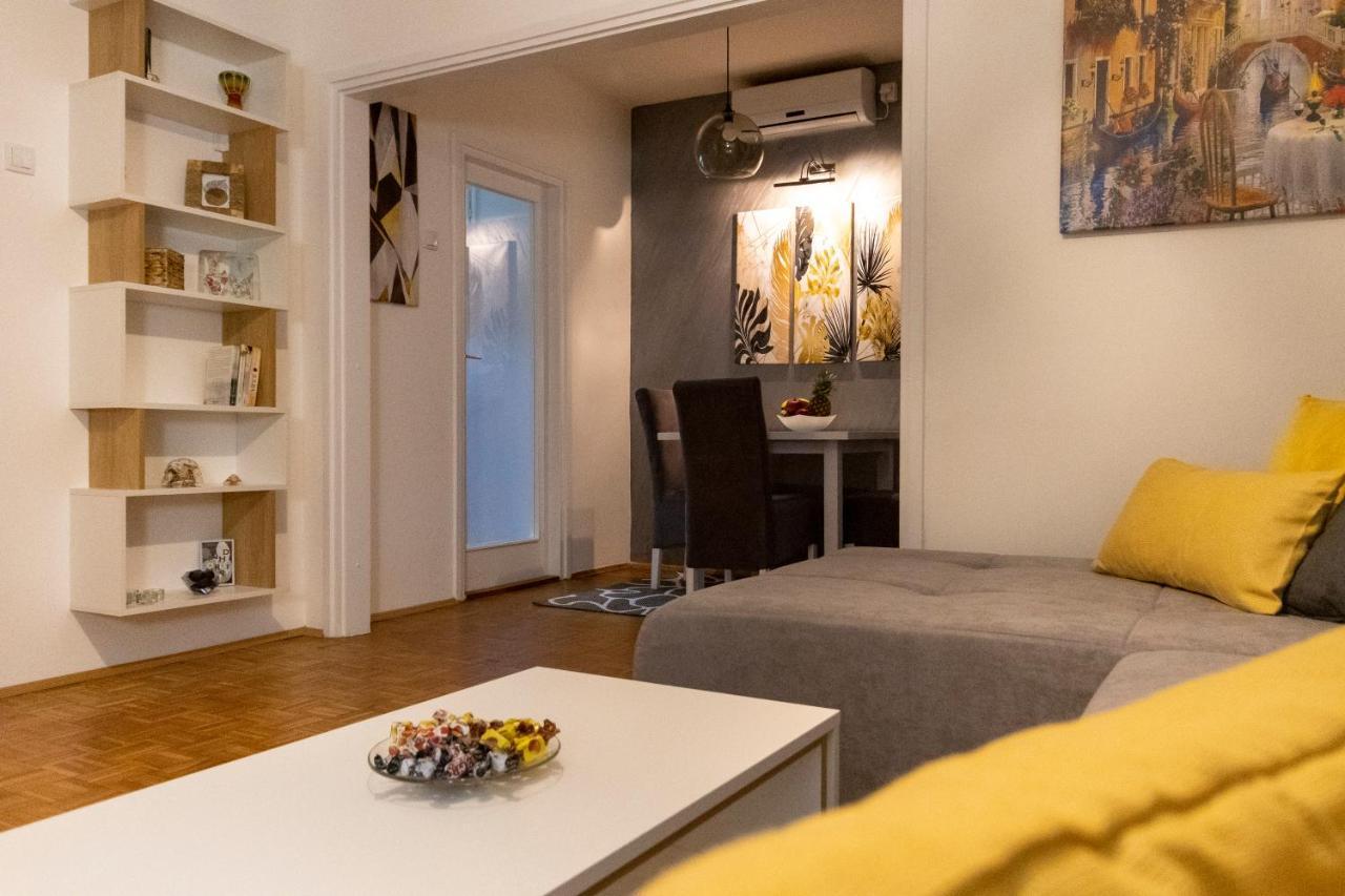 Apartman 22 Belgrado Buitenkant foto